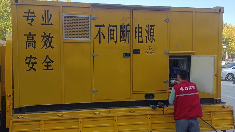盐田柴油发电机组和UPS电源配合使用时，如何避免切换过程中的电力中断？
