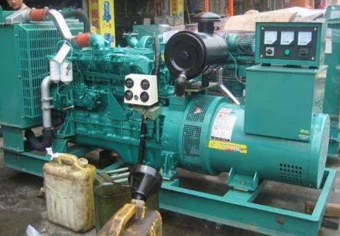 盐田冬季启动柴油发电机时，如何避免电瓶过度放电？