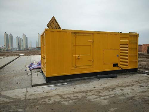 盐田合同中关于乙方责任导致工期延误的赔偿标准应该如何制定？